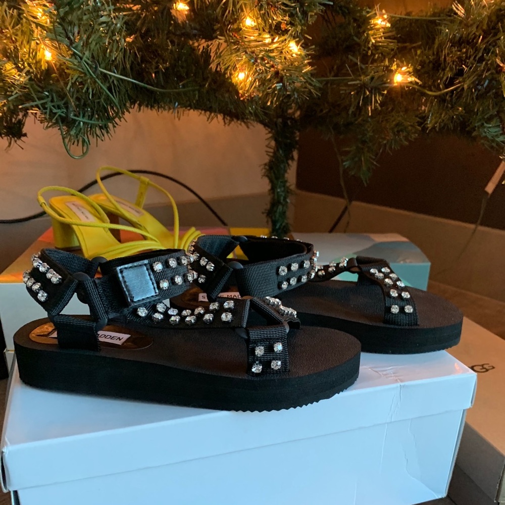 Steve Madden Henley-R Black Sandals